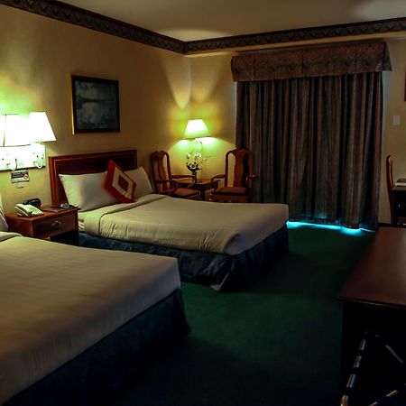 Days Hotel Tagaytay Tagaytay City Eksteriør billede