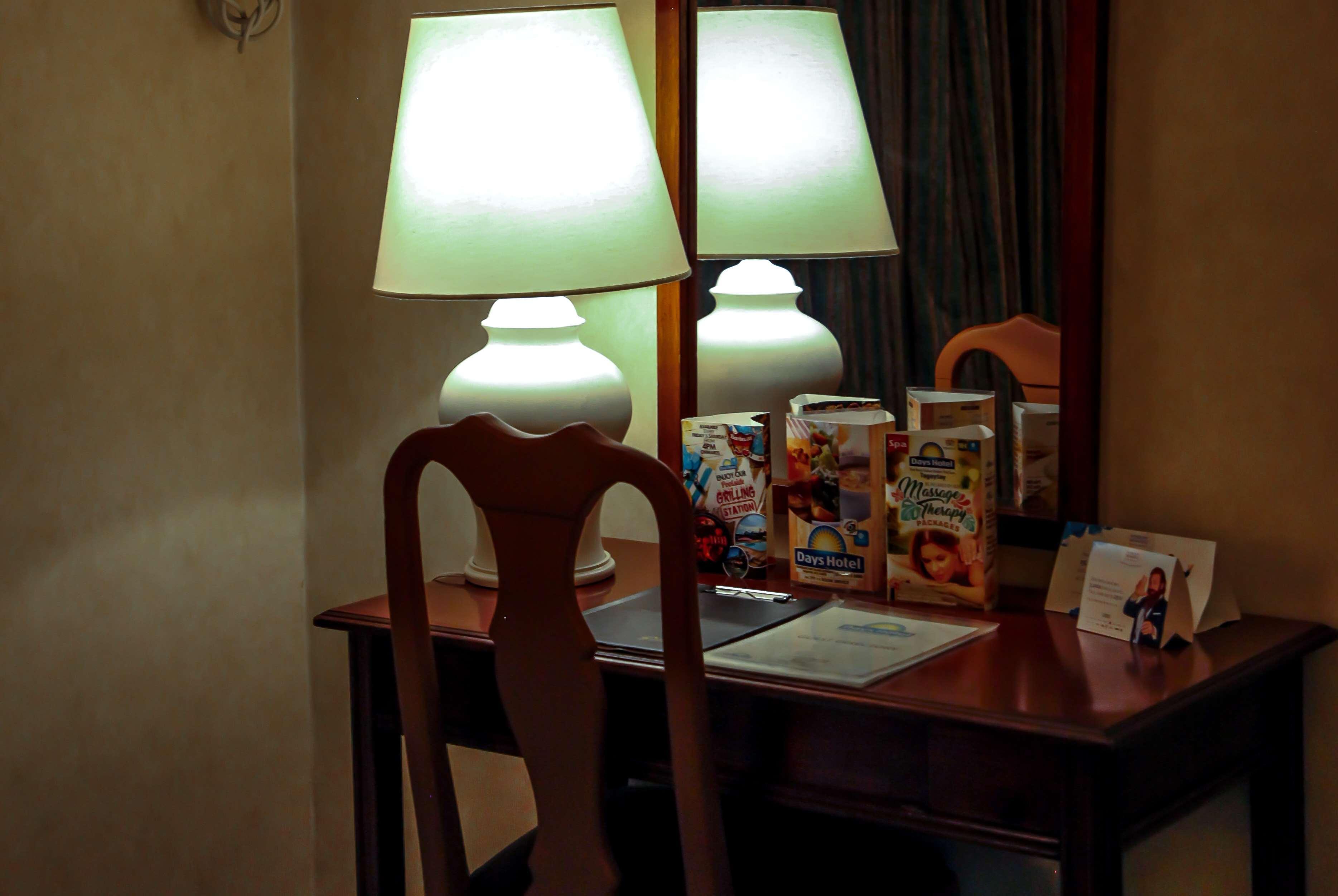 Days Hotel Tagaytay Tagaytay City Eksteriør billede