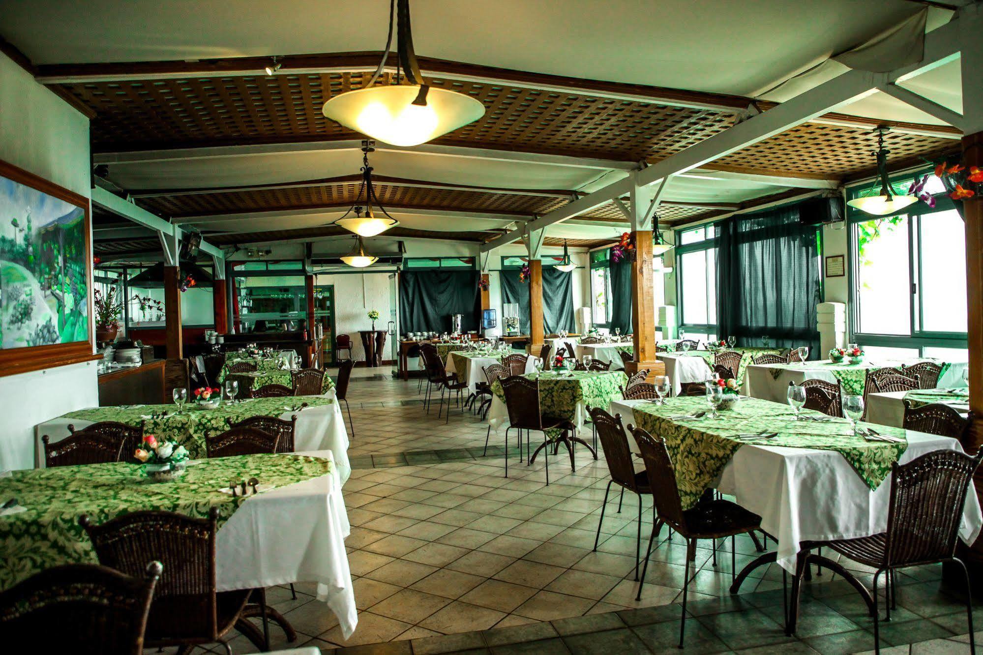 Days Hotel Tagaytay Tagaytay City Eksteriør billede